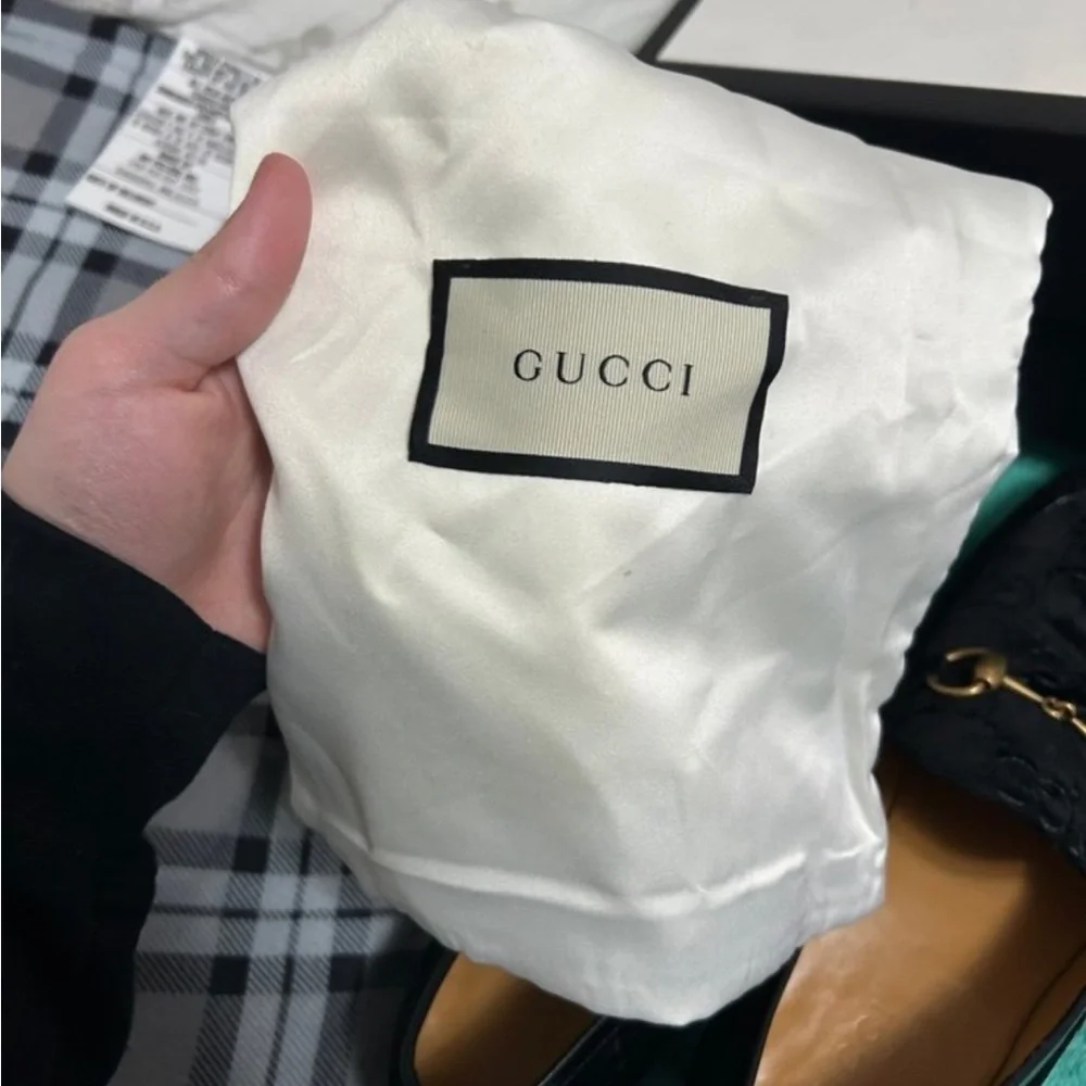 Gucci Black Loafers with Gold Accent - Picture 4 of 5